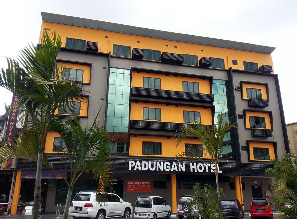 Padungan Hotel Kuching Eksteriør billede
