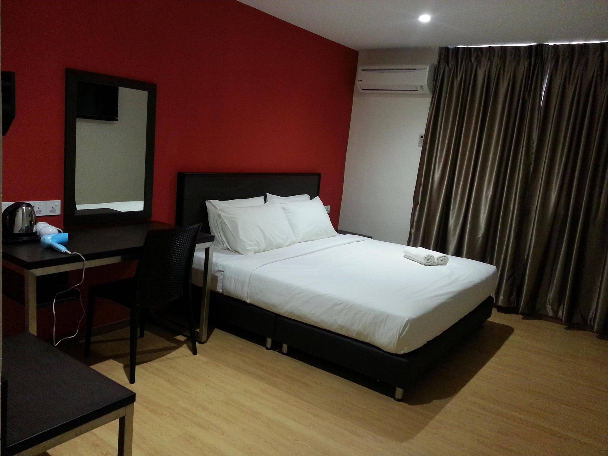 Padungan Hotel Kuching Eksteriør billede
