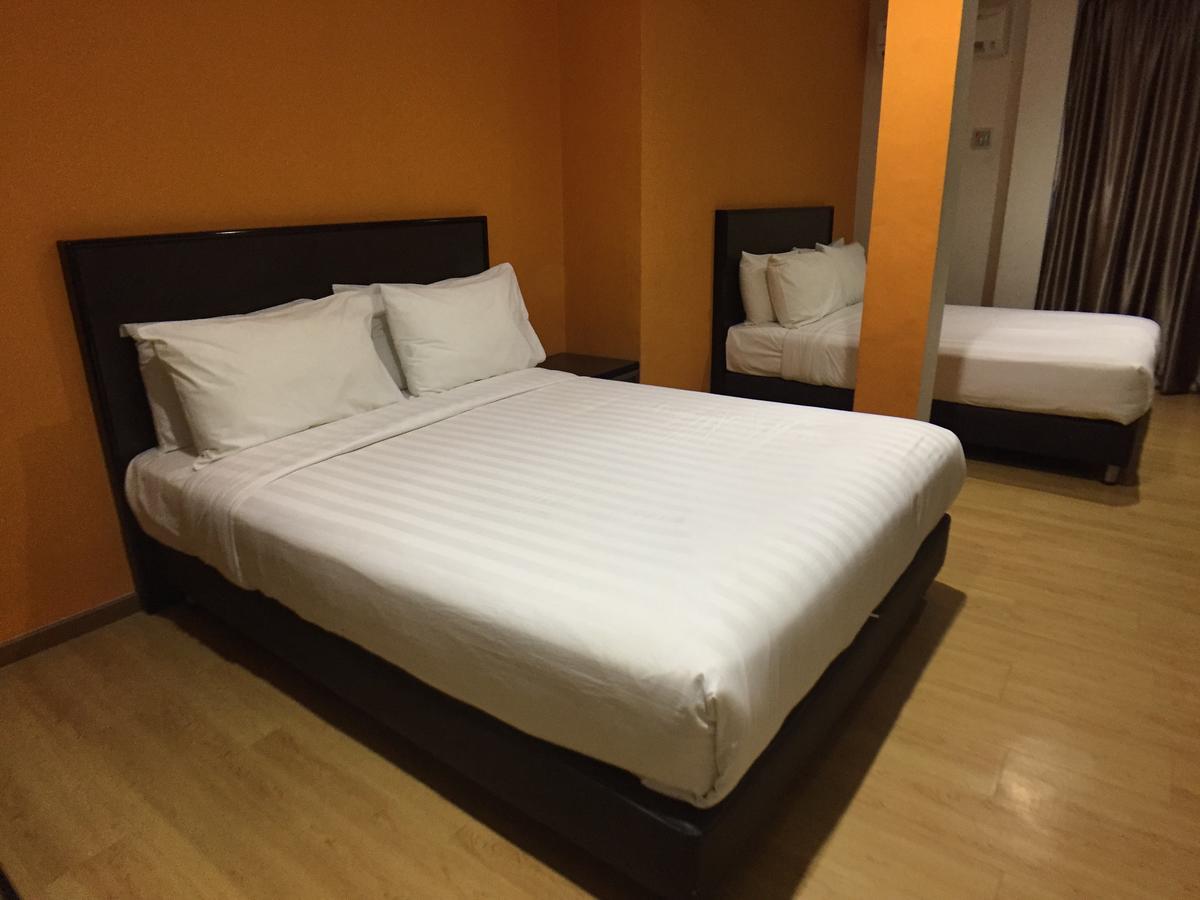 Padungan Hotel Kuching Eksteriør billede