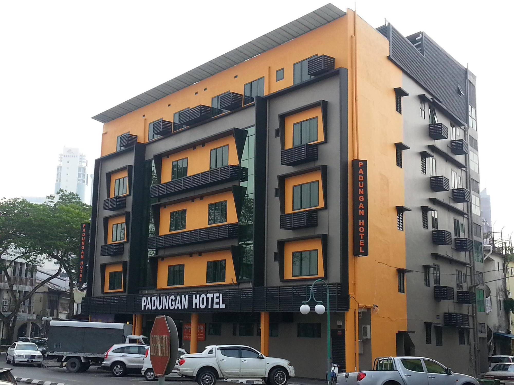 Padungan Hotel Kuching Eksteriør billede