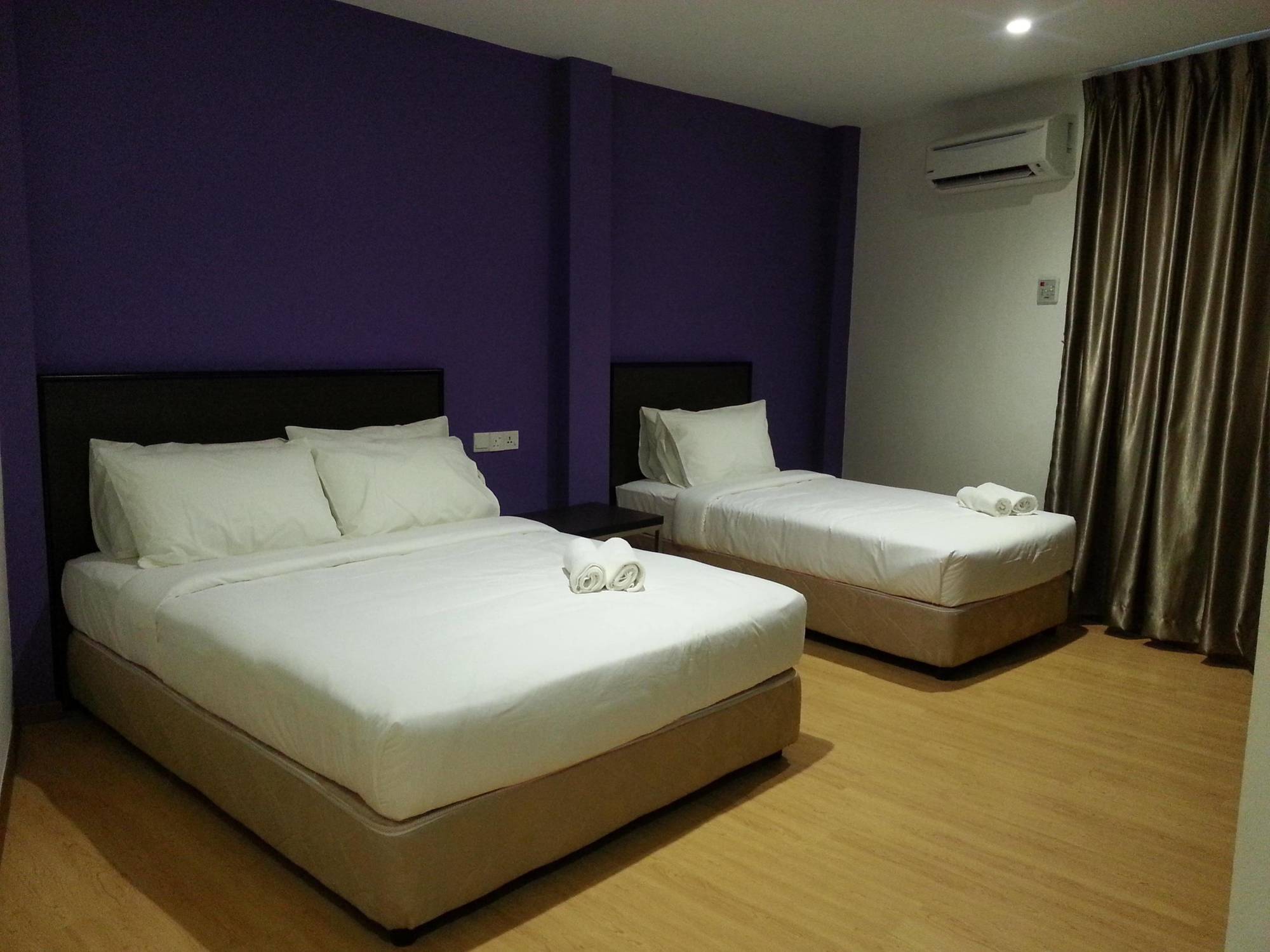 Padungan Hotel Kuching Eksteriør billede