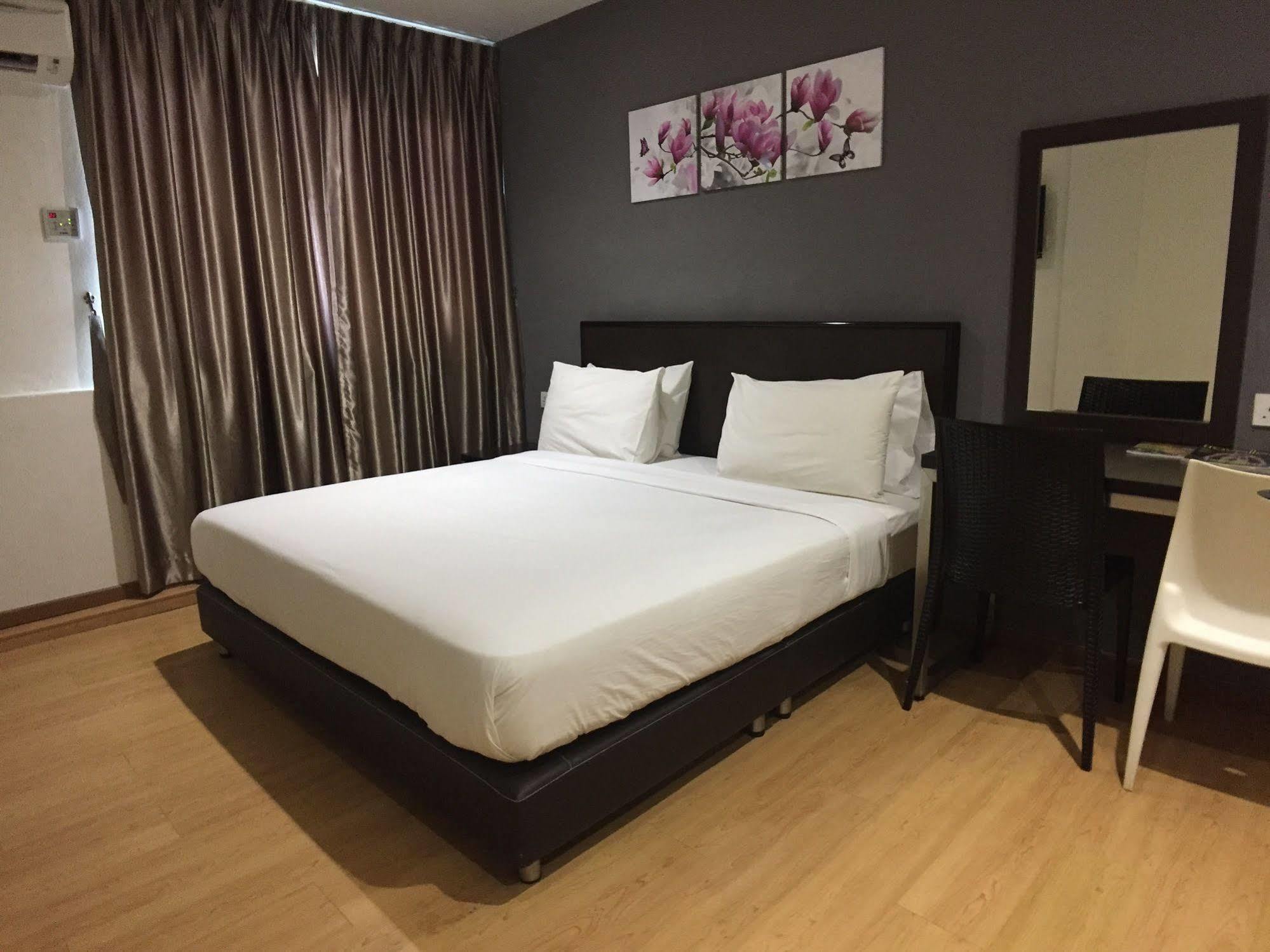 Padungan Hotel Kuching Eksteriør billede