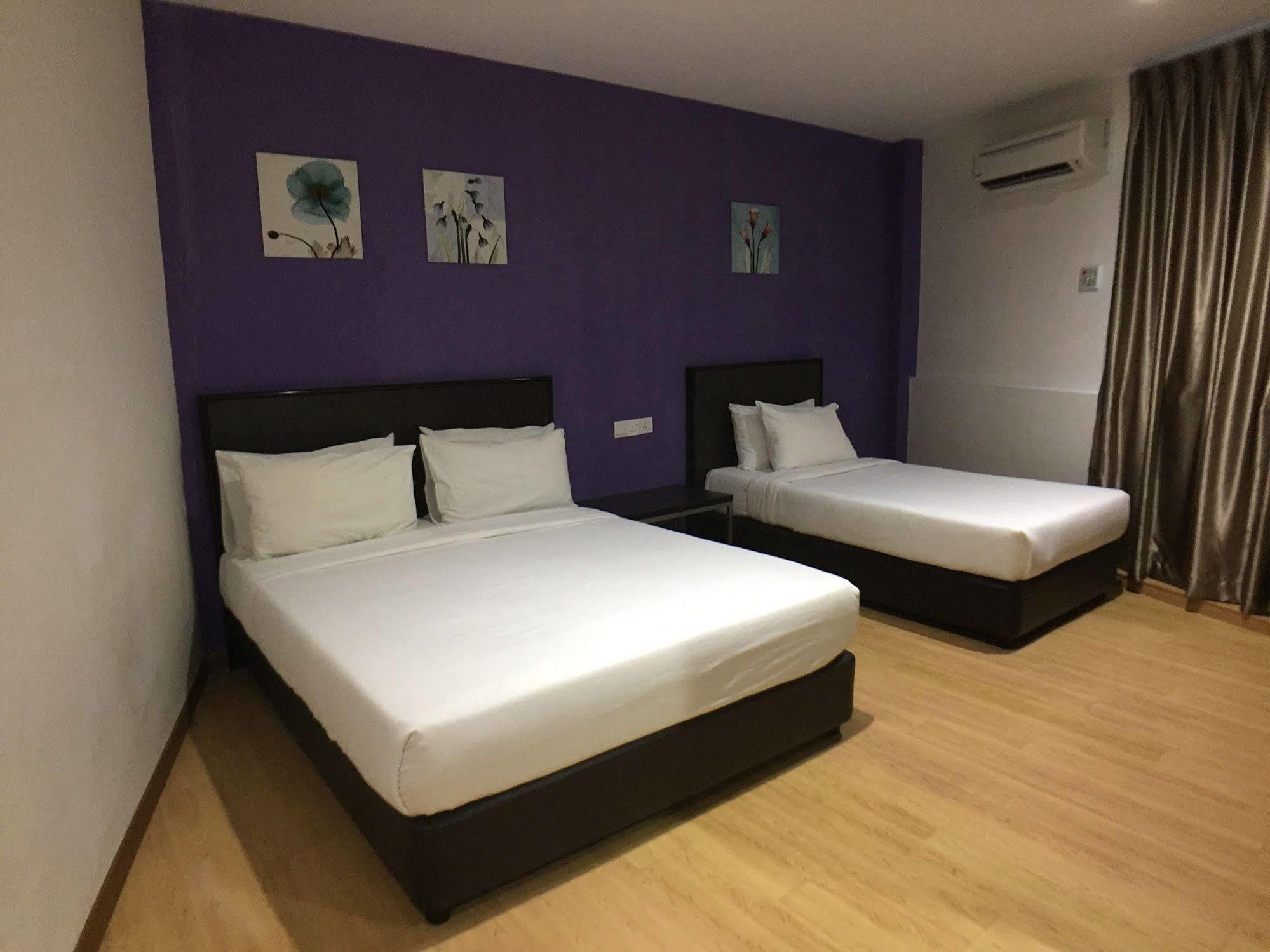 Padungan Hotel Kuching Eksteriør billede