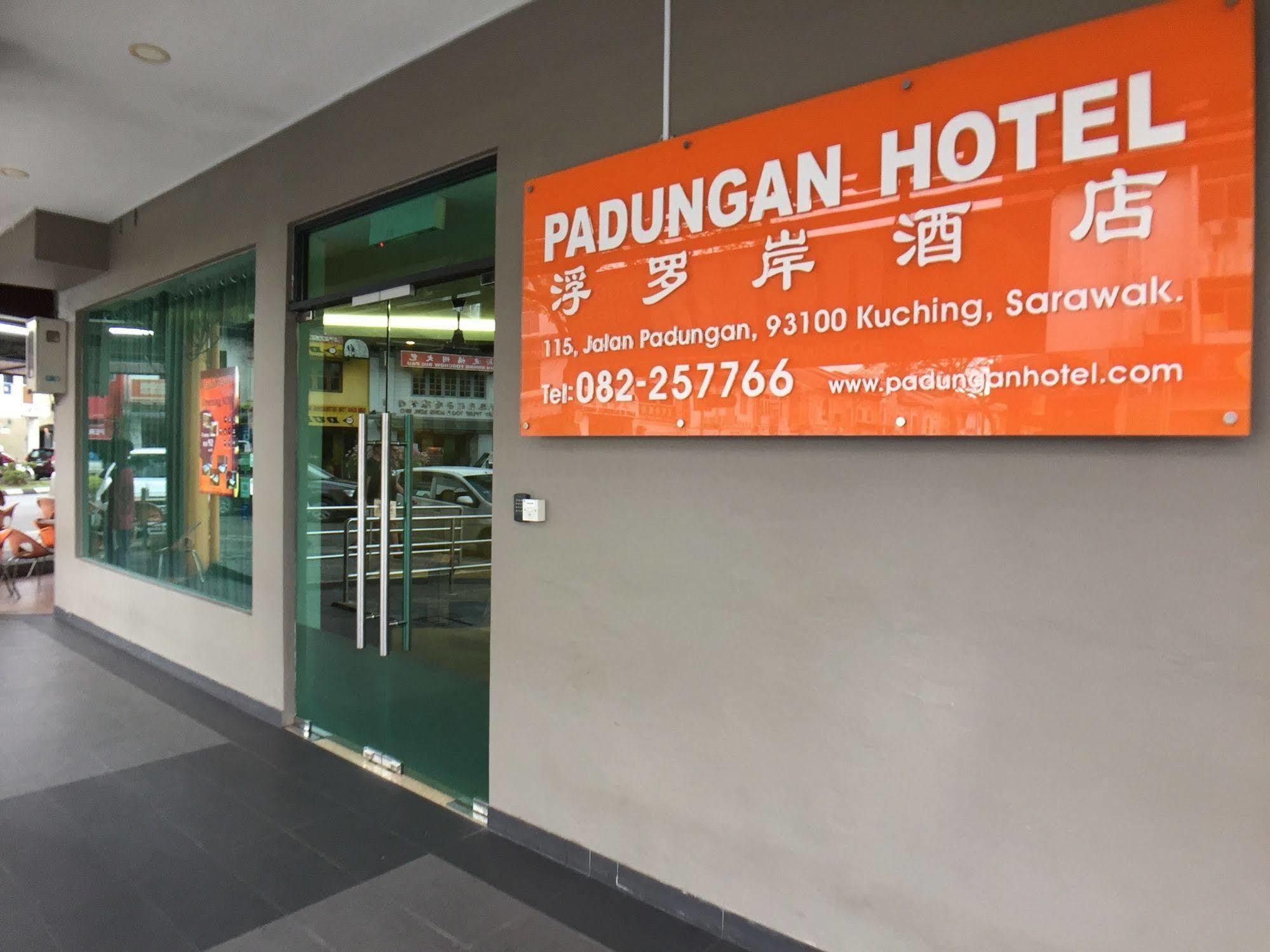 Padungan Hotel Kuching Eksteriør billede