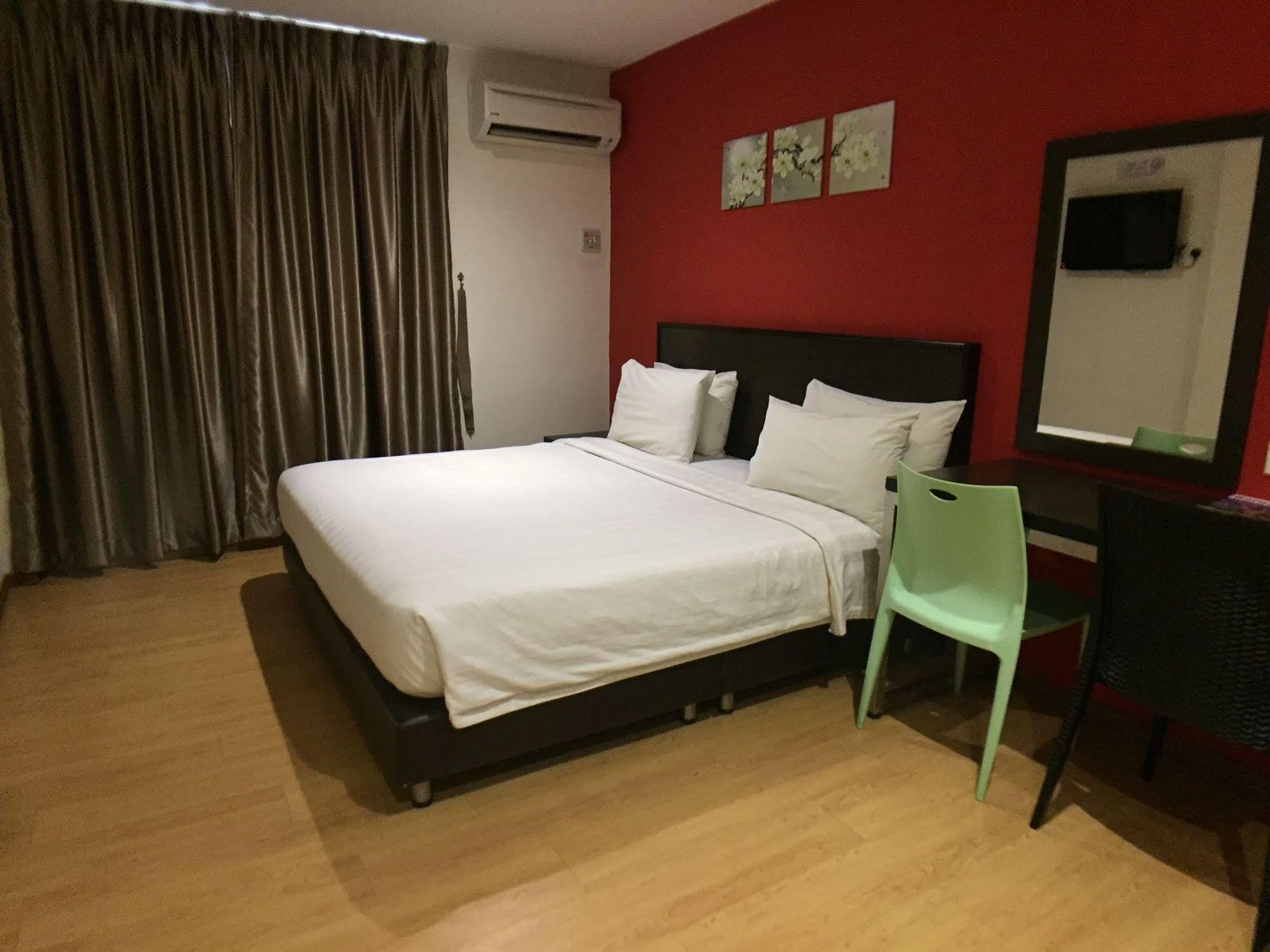 Padungan Hotel Kuching Eksteriør billede