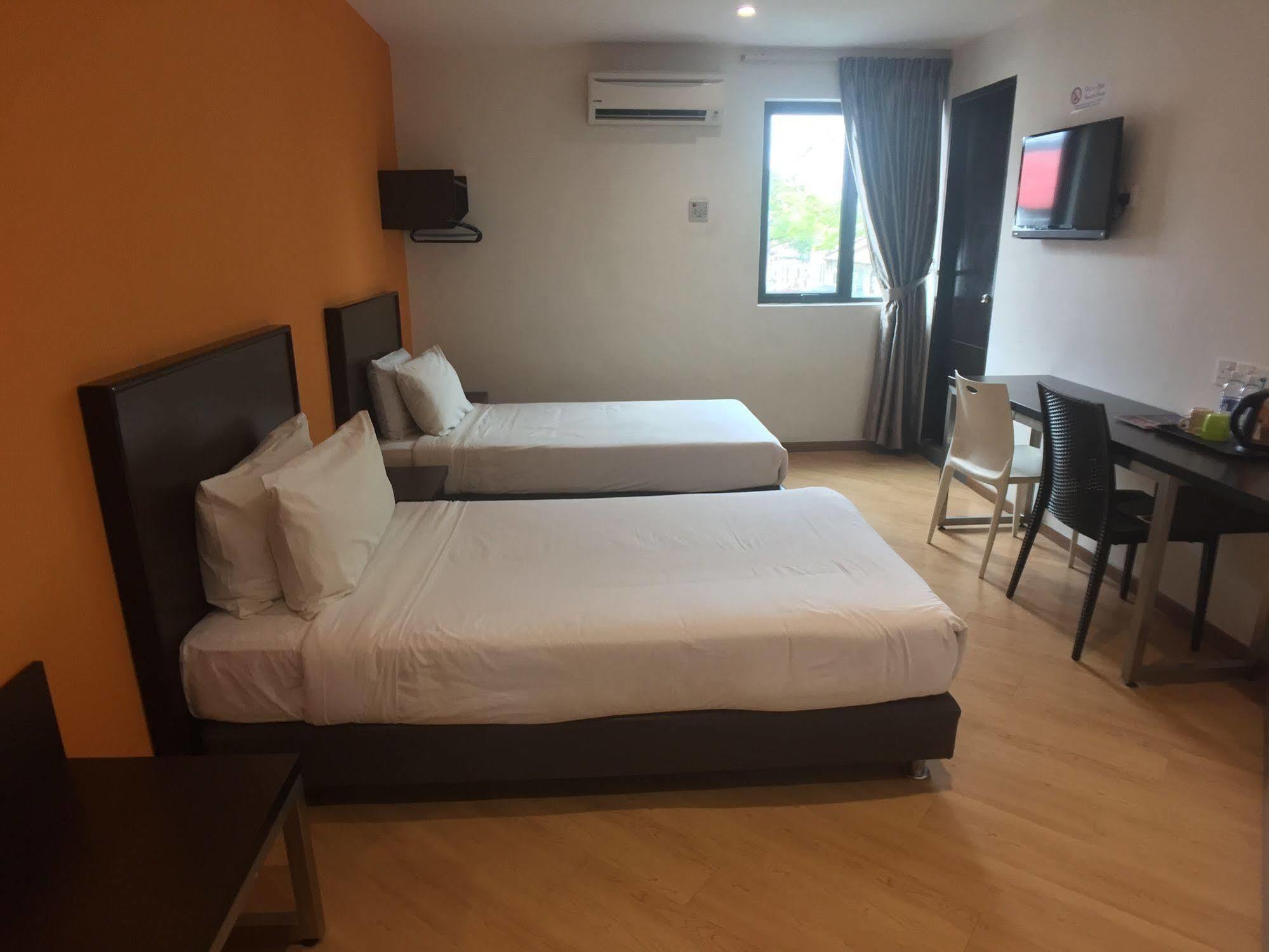 Padungan Hotel Kuching Eksteriør billede