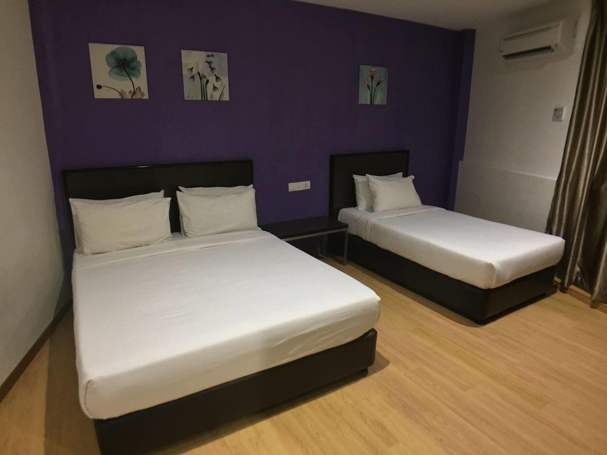 Padungan Hotel Kuching Eksteriør billede