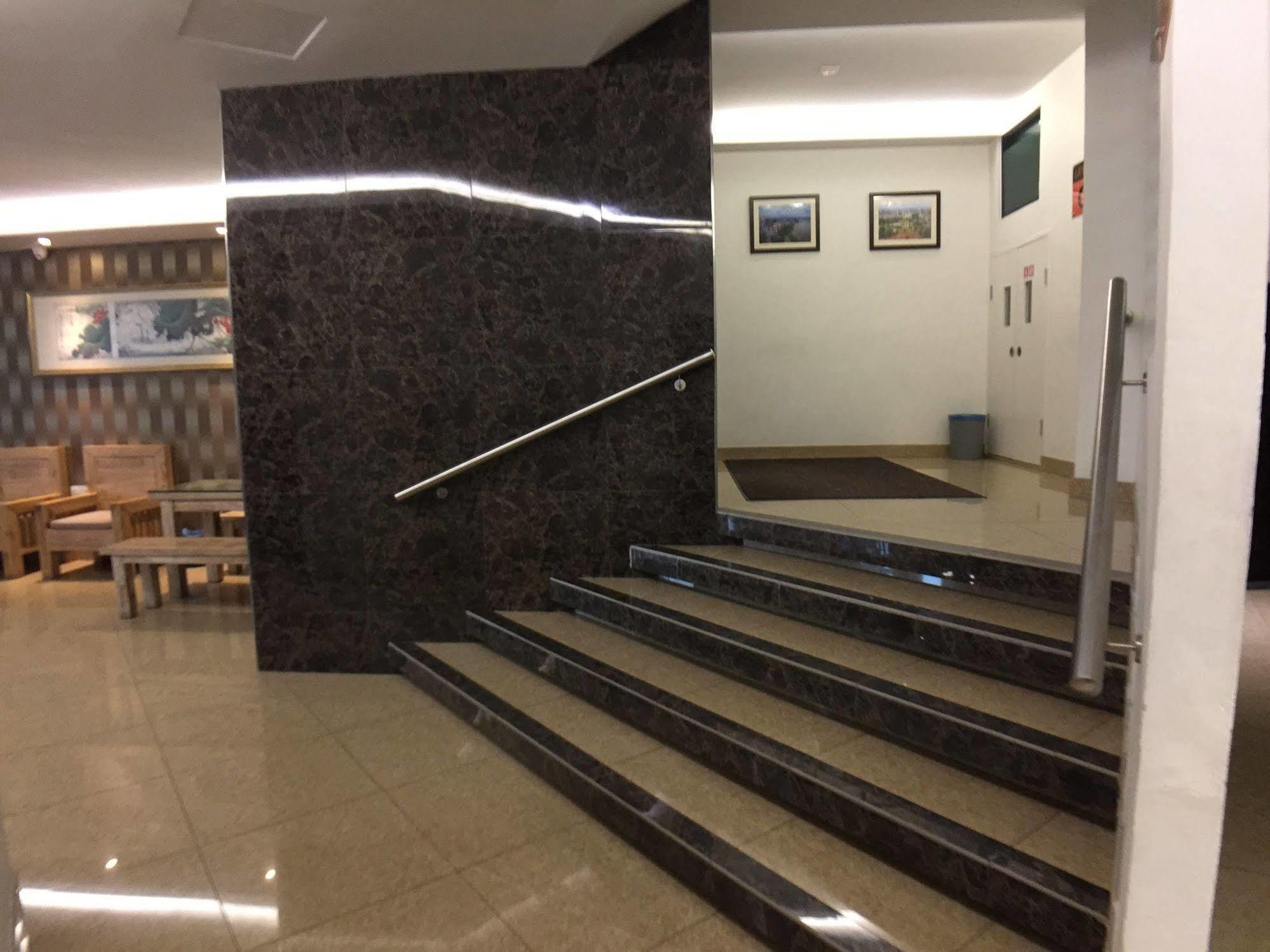 Padungan Hotel Kuching Eksteriør billede