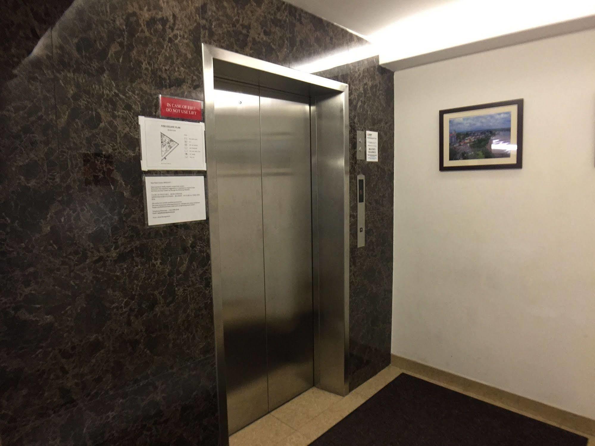 Padungan Hotel Kuching Eksteriør billede