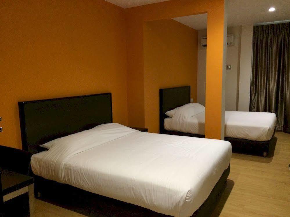 Padungan Hotel Kuching Eksteriør billede