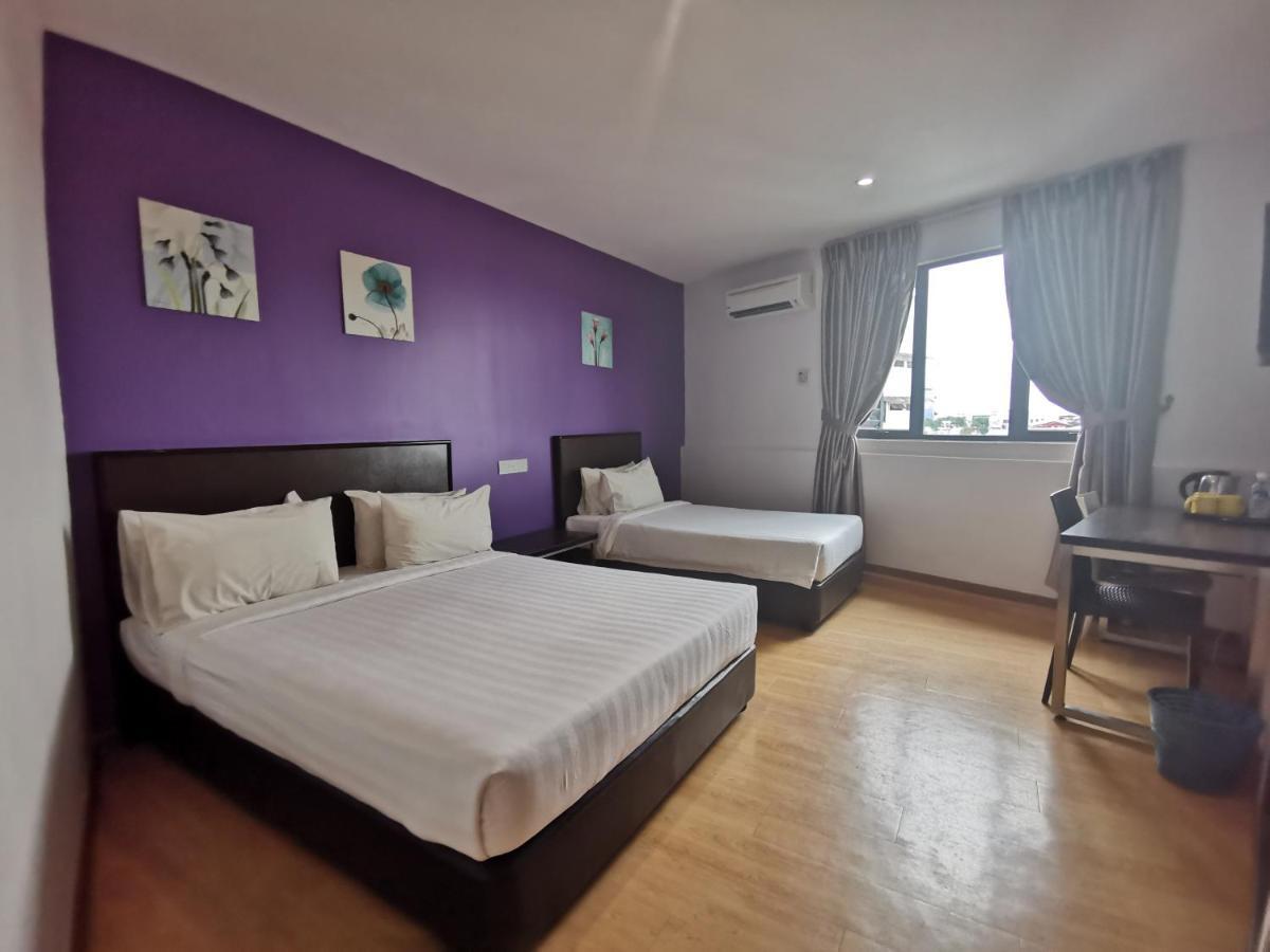Padungan Hotel Kuching Eksteriør billede